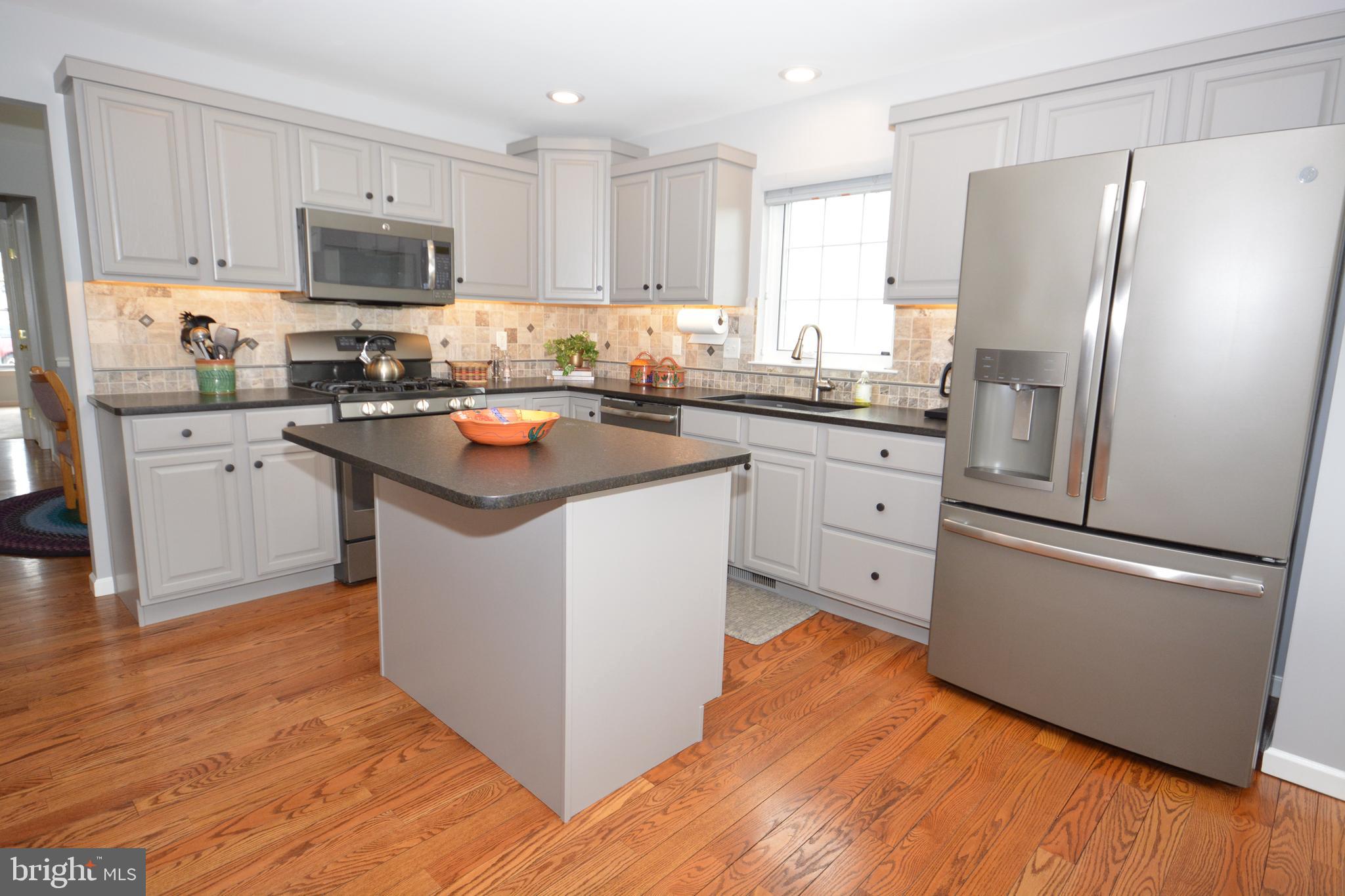 280 Cambridge Lane Lititz, PA 17543 - Photo 4 of 30 Kitchen