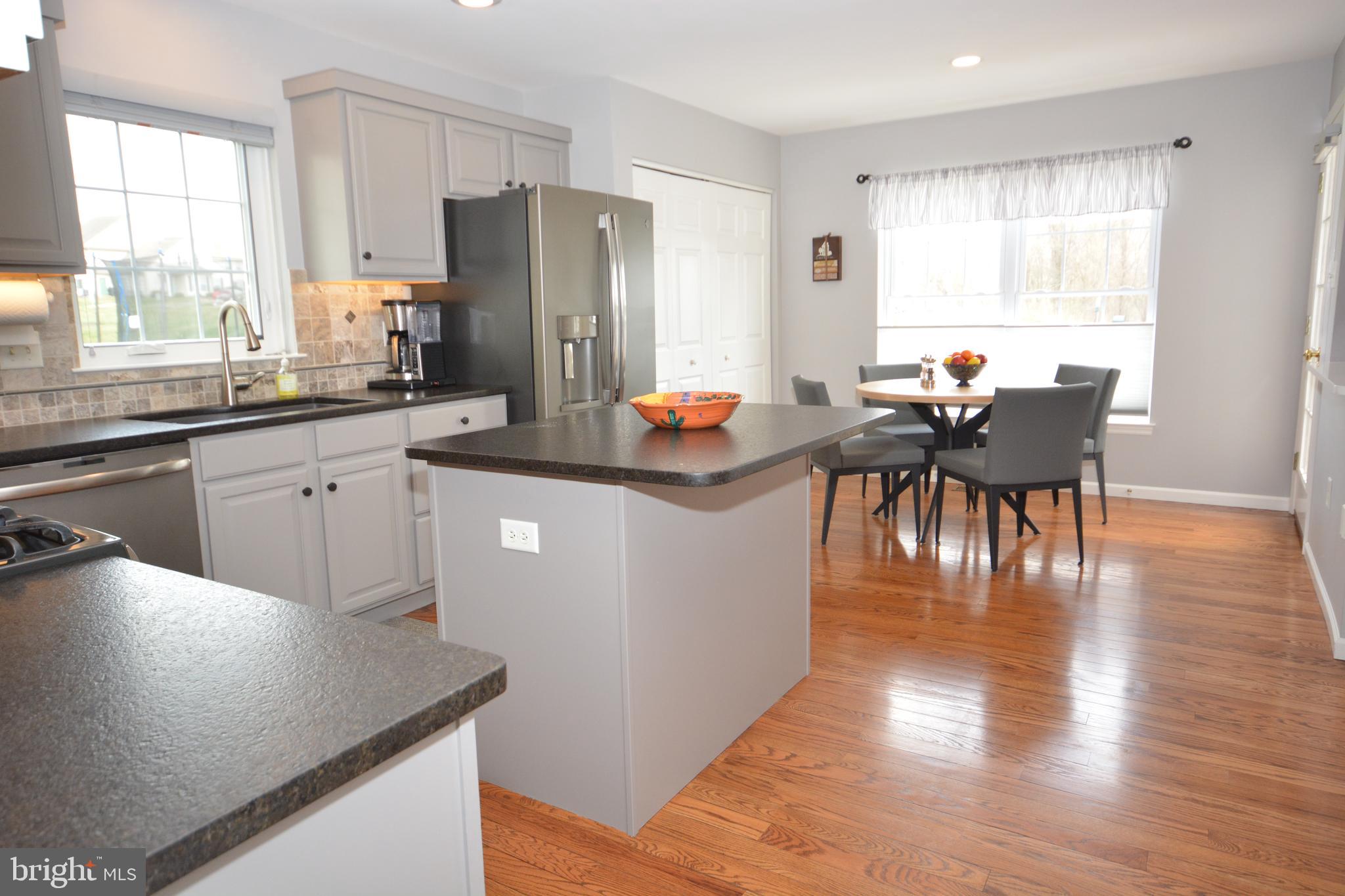 280 Cambridge Lane Lititz, PA 17543 - Photo 9 of 30 Kitchen w/Breakfast Area