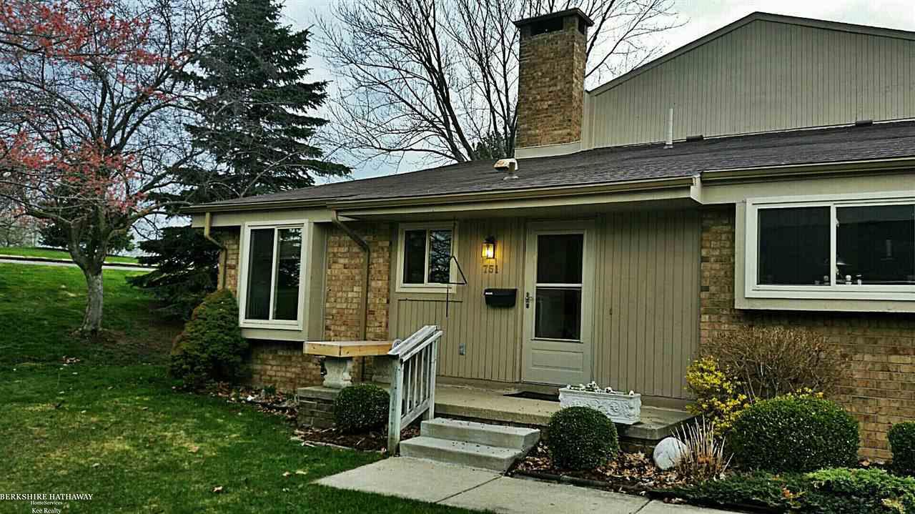 751 Oak Brook Ridge Drive Rochester Hills, MI 48307 - Photo 1 of 16