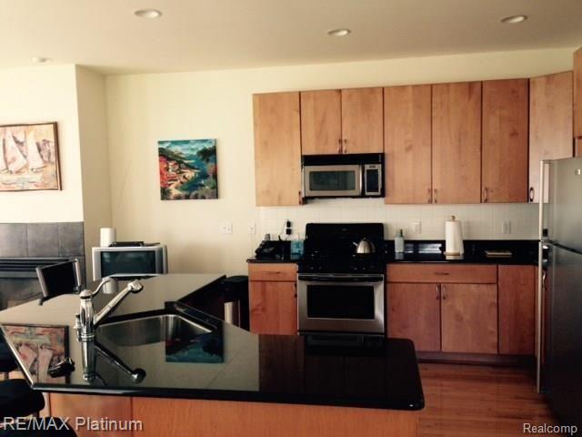 4121 Homestead Drive Howell, MI 48843 - Photo 9 of 17