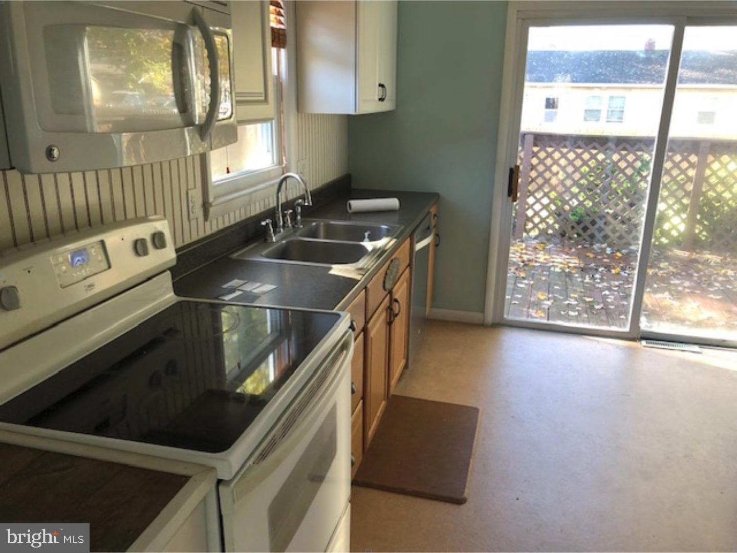 11 Quaker Road Pennsville, NJ 08070 - Photo 3 of 6