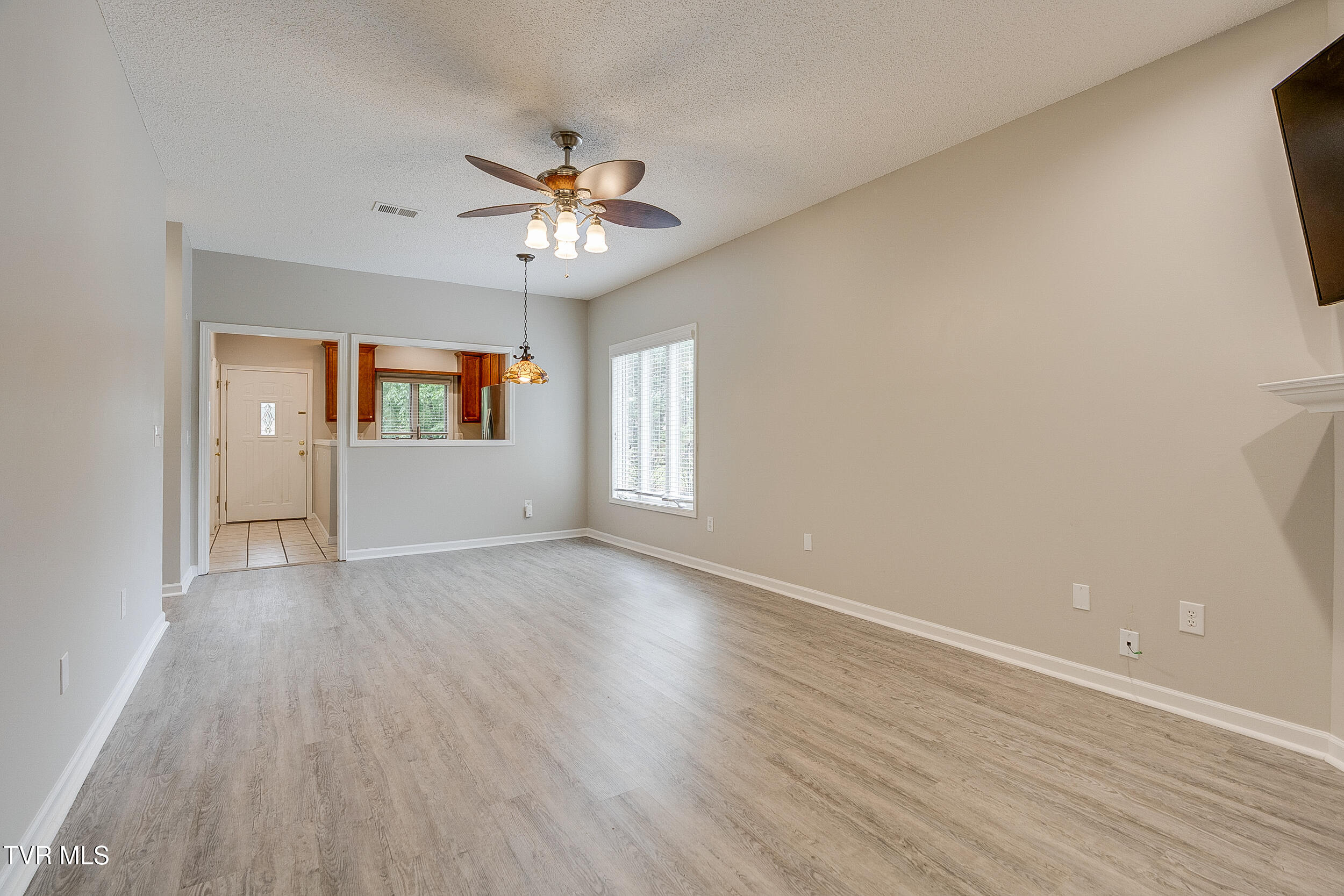 176 South Austin Springs Road, Unit 9 Johnson City, TN 37601 - Photo 8 of 27 1000010244
