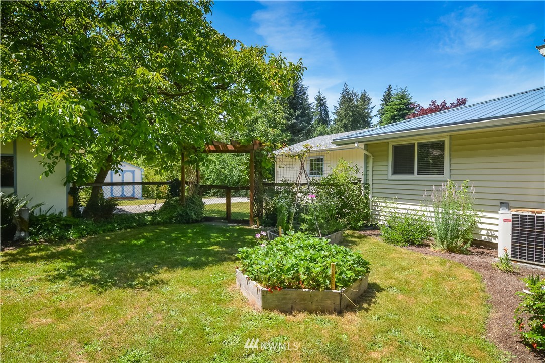 8915 178th Avenue Southwest Rochester, WA 98579 - Photo 15 of 22