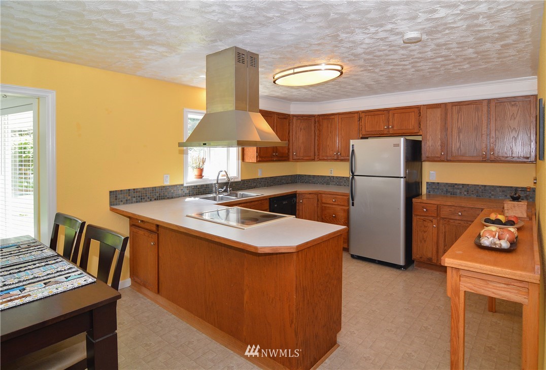 8915 178th Avenue Southwest Rochester, WA 98579 - Photo 4 of 22