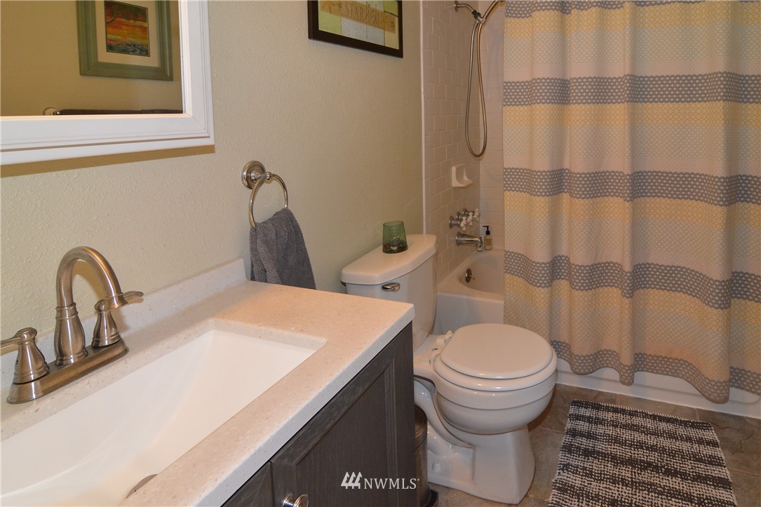 8915 178th Avenue Southwest Rochester, WA 98579 - Photo 8 of 22