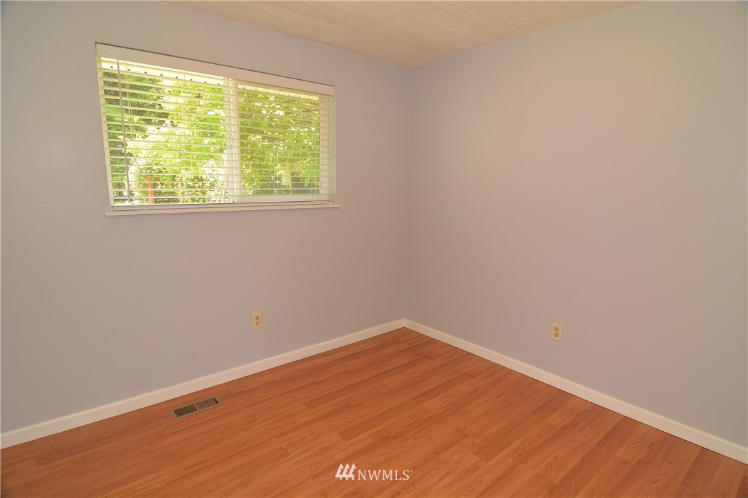 8915 178th Avenue Southwest Rochester, WA 98579 - Photo 9 of 22