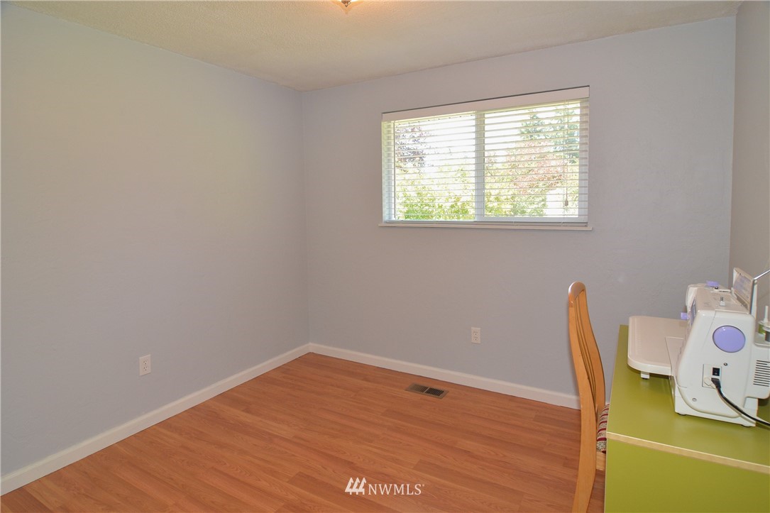 8915 178th Avenue Southwest Rochester, WA 98579 - Photo 10 of 22