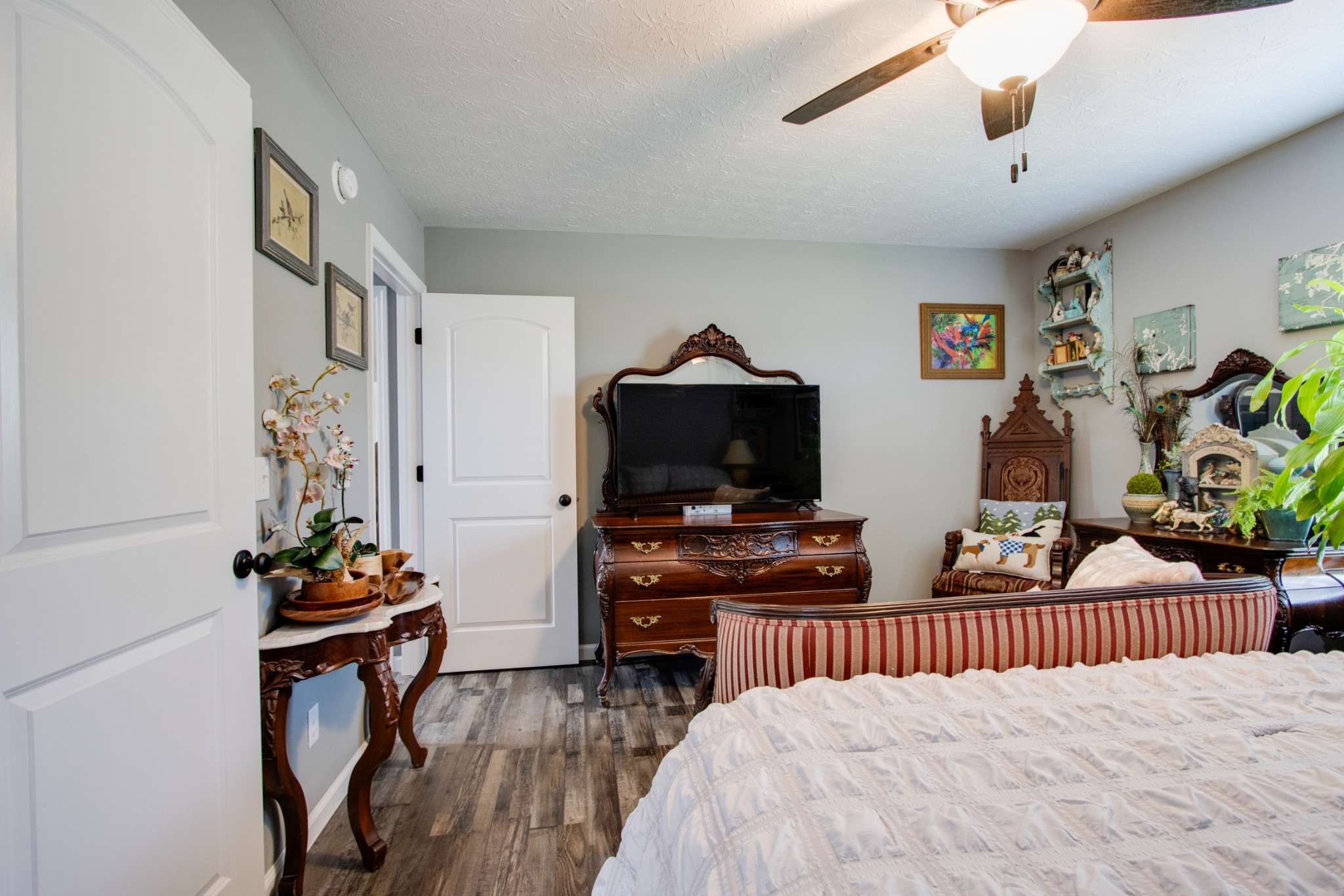 266 Buffalo Road Carthage, TN 37030 - Photo 21 of 35 a bedroom with furniture and a window