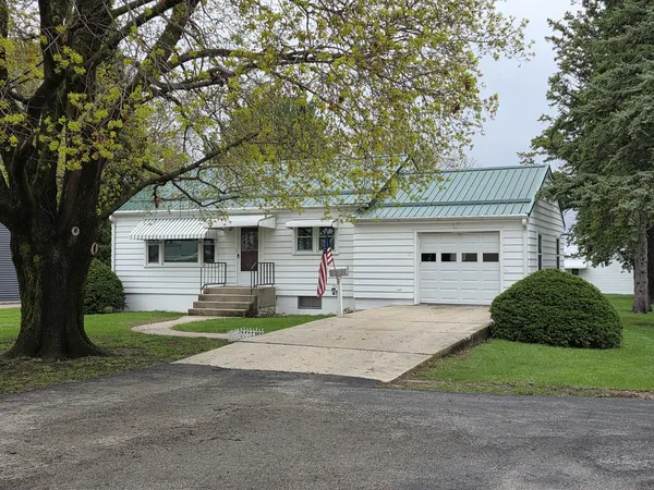 $119,900 | 60 Grove Street, Prophetstown, IL 61277