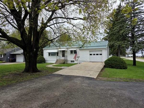 $119,900 | 60 Grove Street, Prophetstown, IL 61277