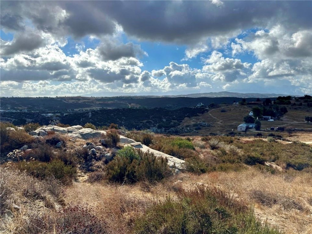 0 Green Meadow Road Temecula, CA 92592 - Photo 17 of 19 a view of a yard