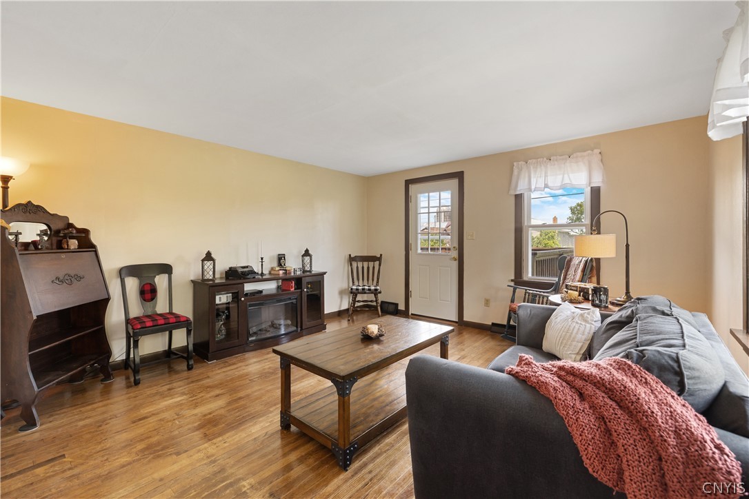 7027 County Highway Rome, NY 13440 - Photo 25 of 46 living room