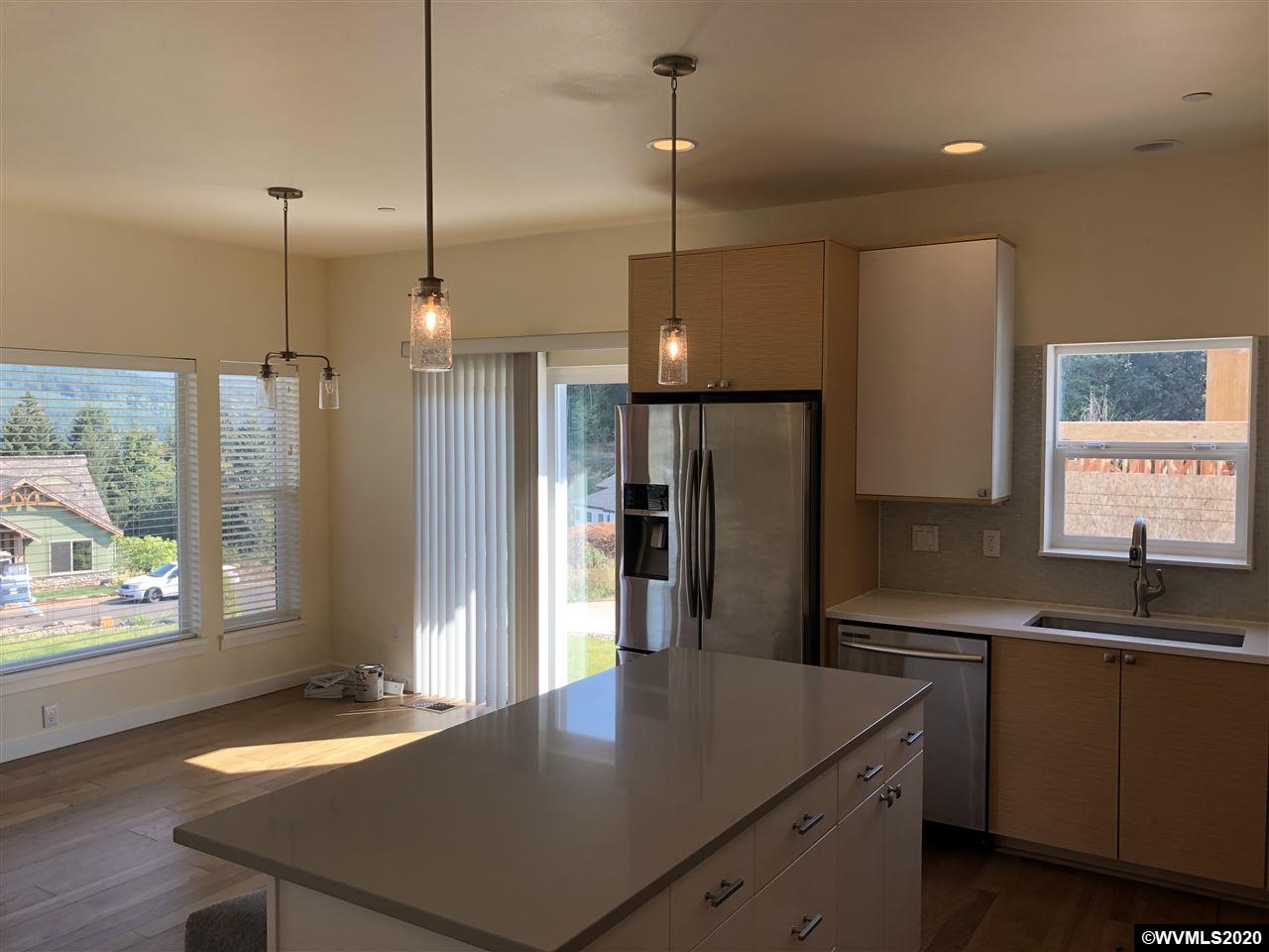 6313 Lakepointe Street Foster, OR 97345 - Photo 5 of 10