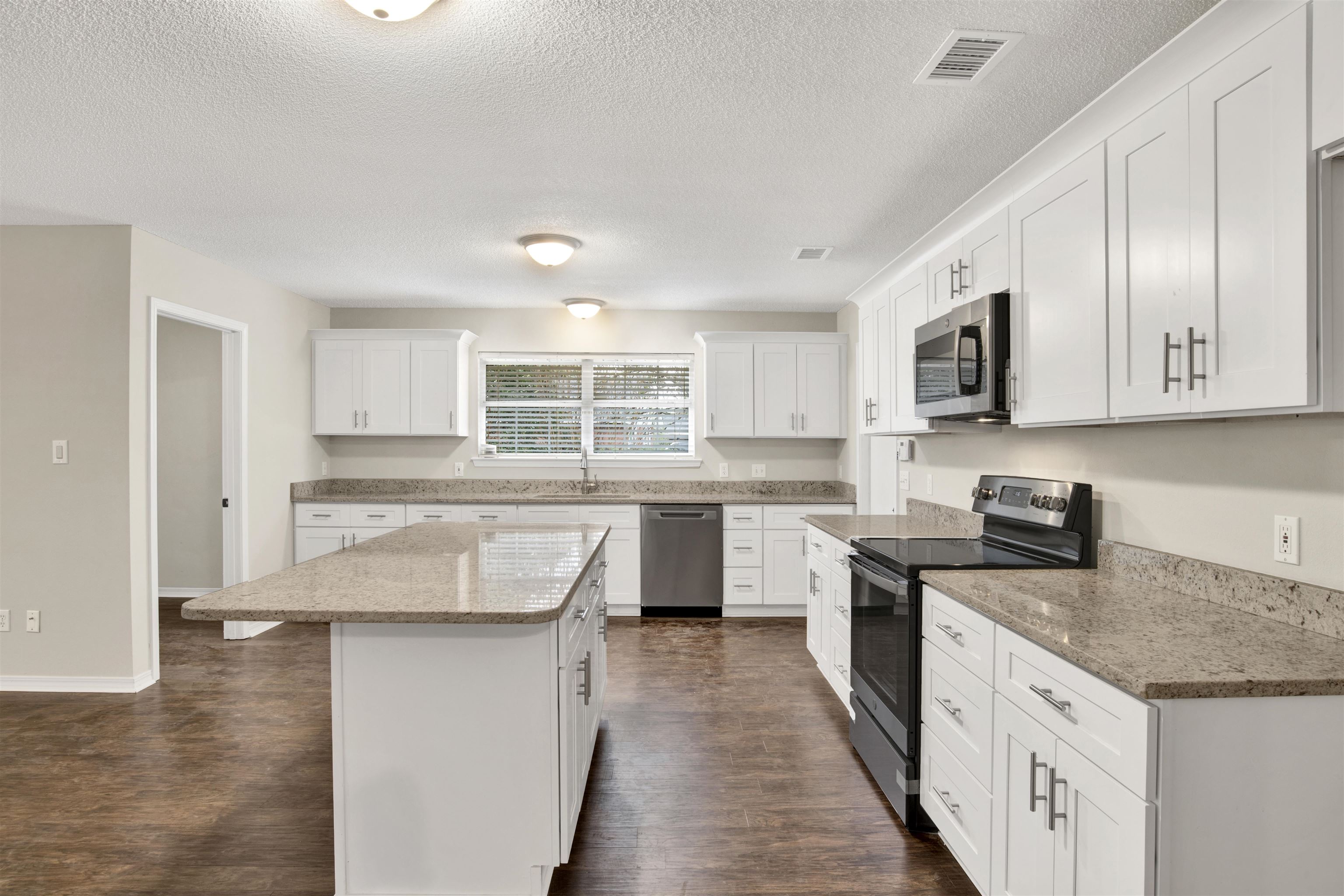 202 Madison Lane Foley, AL 36535 - Photo 7 of 25
