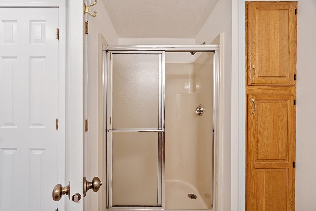 608 Ridgefield Circle, Unit A Clinton, MA 01510 - Photo 18 of 34 Gallery Image 18