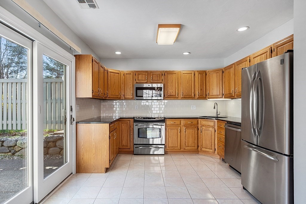608 Ridgefield Circle, Unit A Clinton, MA 01510 - Photo 3 of 34 Gallery Image 3