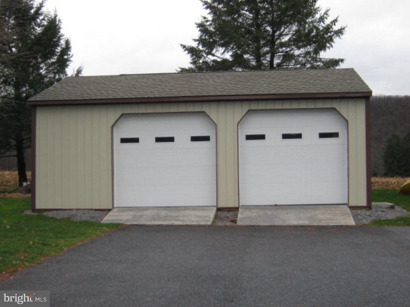 973 Valley Road Tamaqua, PA 18252 - Photo 3 of 9 Garage