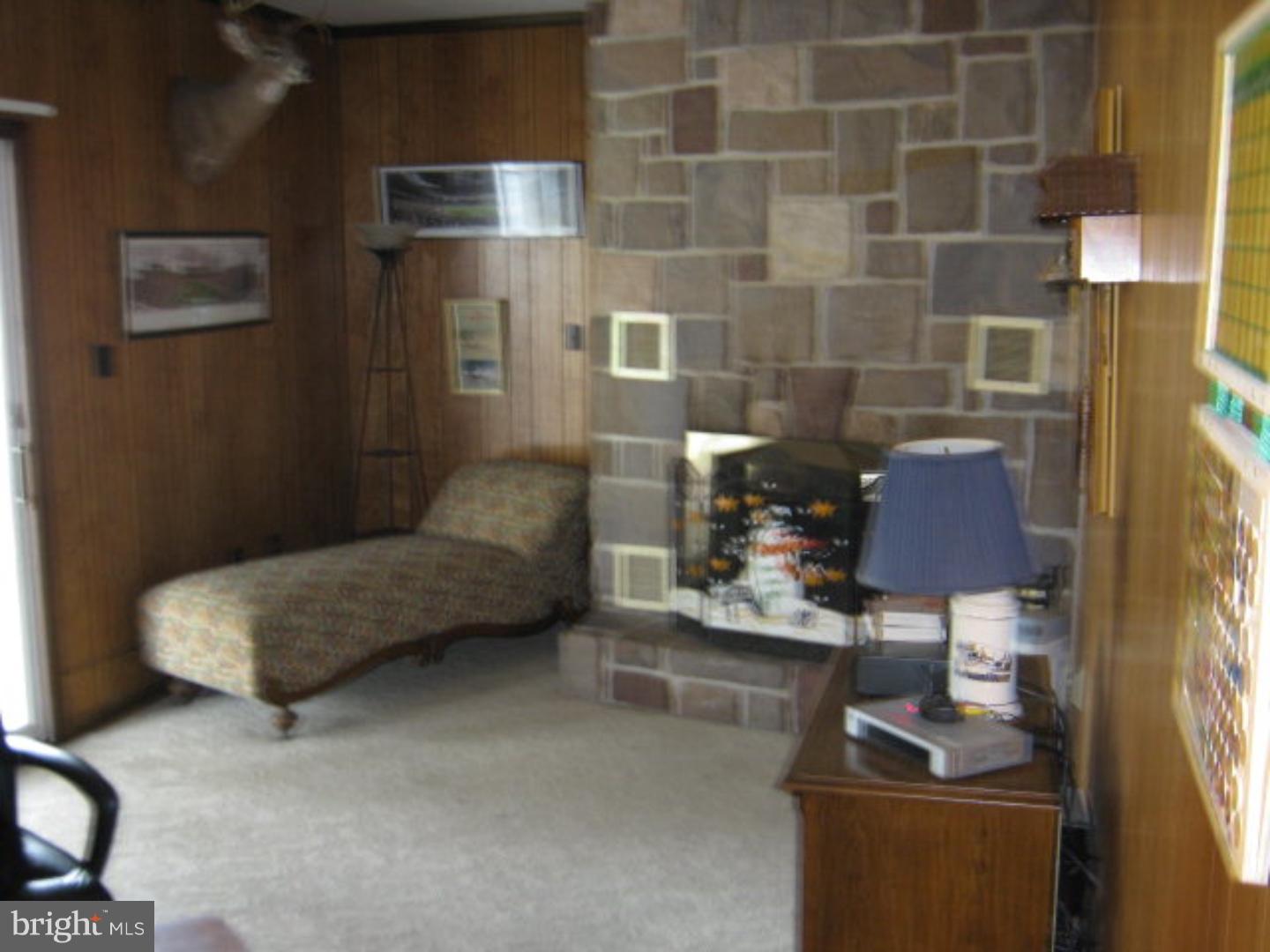 973 Valley Road Tamaqua, PA 18252 - Photo 7 of 9 Family Room
