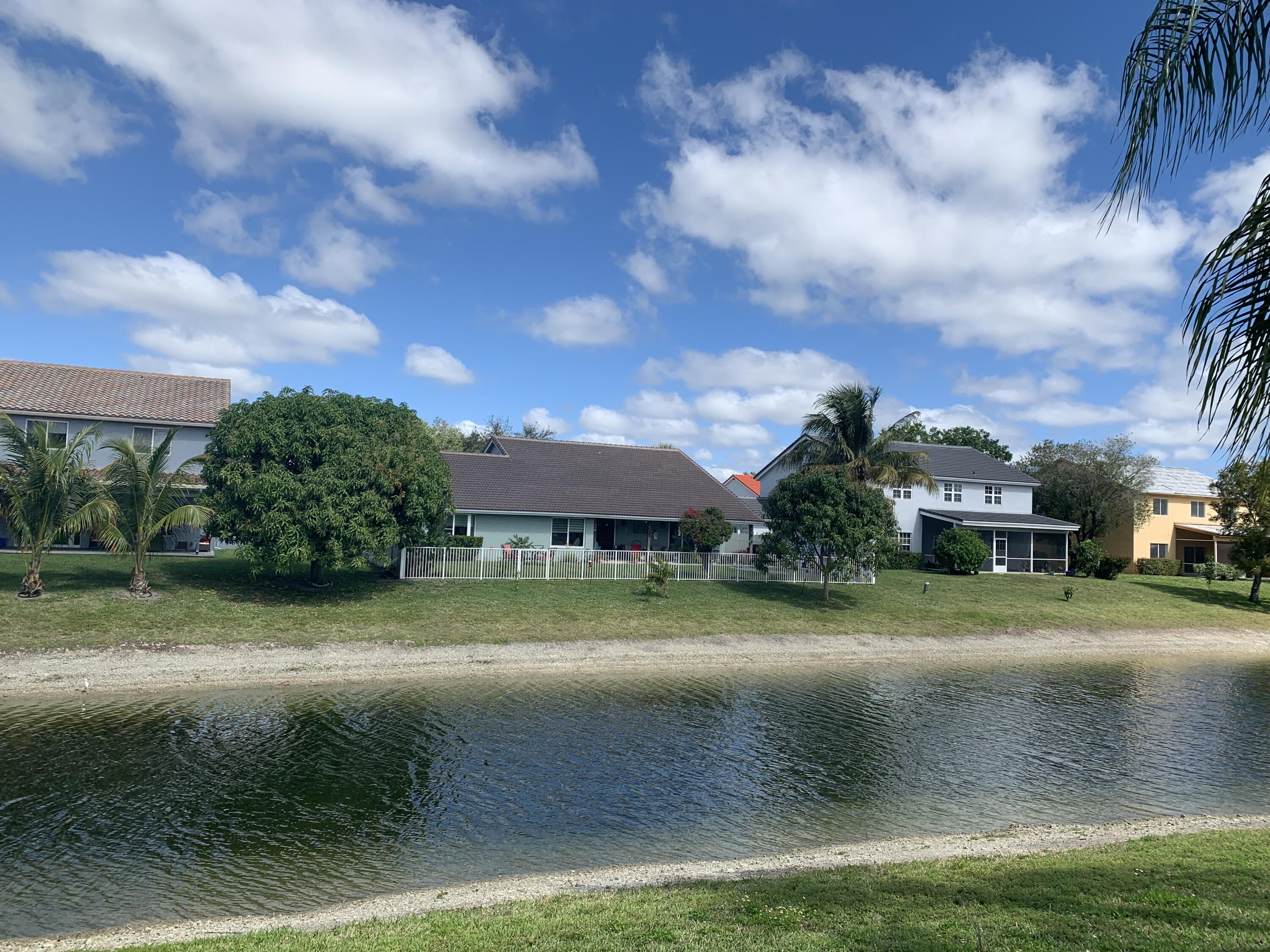 10837 Palm Spring Drive Boca Raton, FL 33428 - Photo 8 of 21 IMG-3922