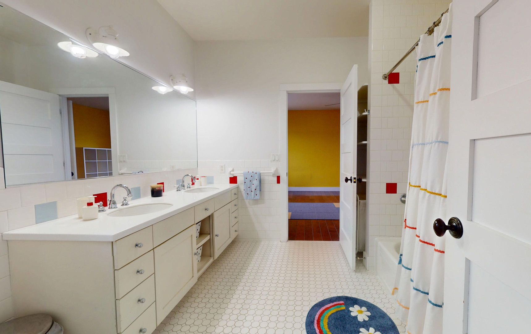 118 Pima Lane Loda, IL 60948 - Photo 32 of 50 a bathroom with a tub sink and mirror