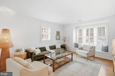 $835,000 | 6721 Kenwood Forest Lane, Unit 45, Chevy Chase, MD 20815