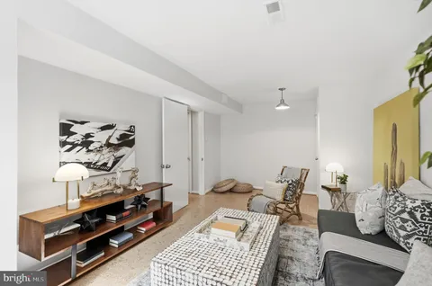 $835,000 | 6721 Kenwood Forest Lane, Unit 45, Chevy Chase, MD 20815