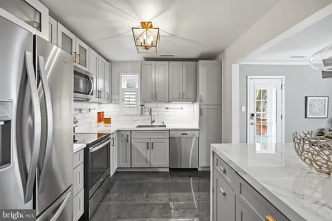 $835,000 | 6721 Kenwood Forest Lane, Unit 45, Chevy Chase, MD 20815