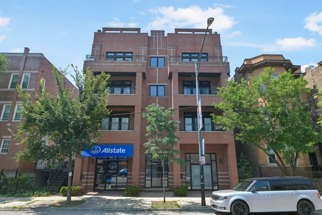 $675,000 | 3806 North Ashland Avenue, Unit 3N, Chicago, IL 60613