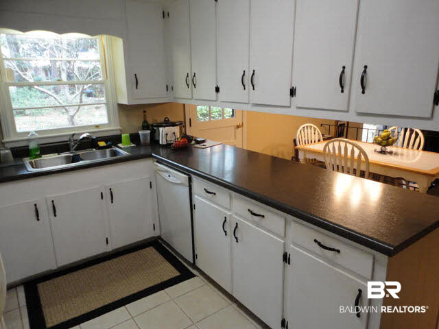 455 Ivy Circle Fairhope, AL 36532 - Photo 8 of 28 Kitchen