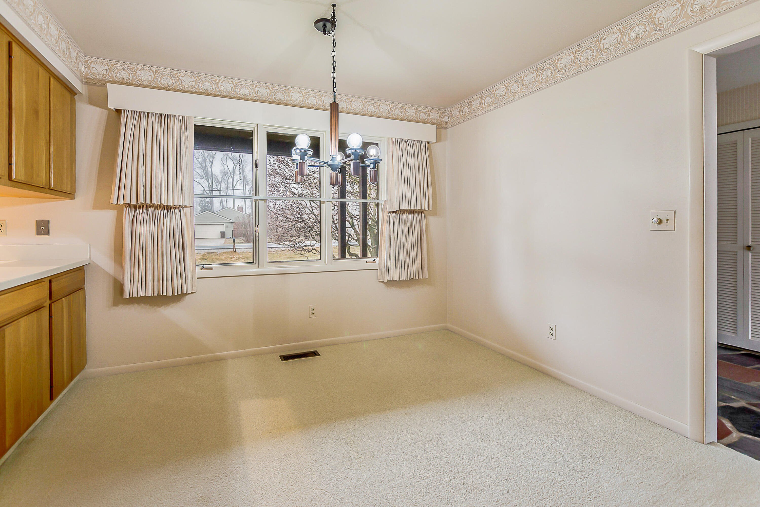 3483 Brassow Road Saline, MI 48176 - Photo 17 of 65 Dining room