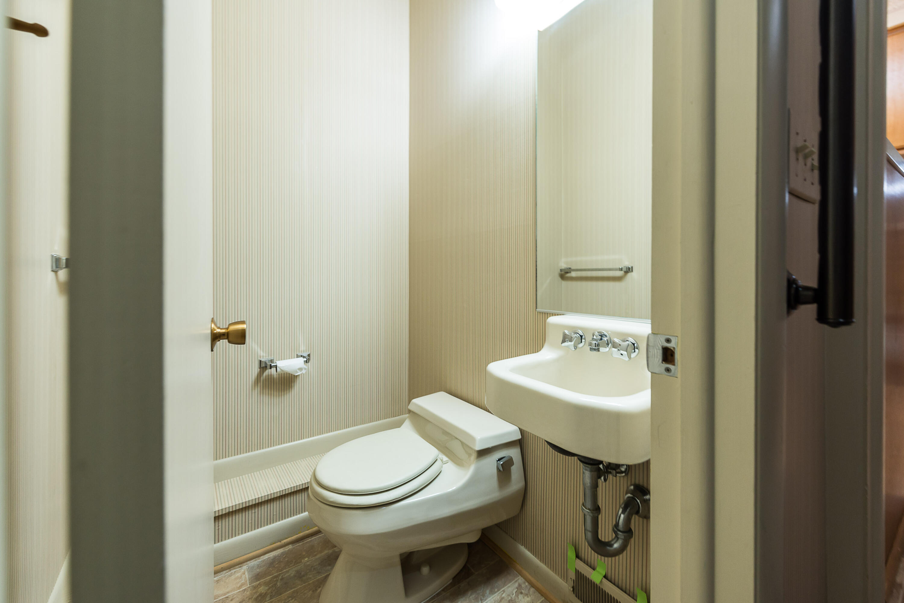 3483 Brassow Road Saline, MI 48176 - Photo 22 of 65 Powder room