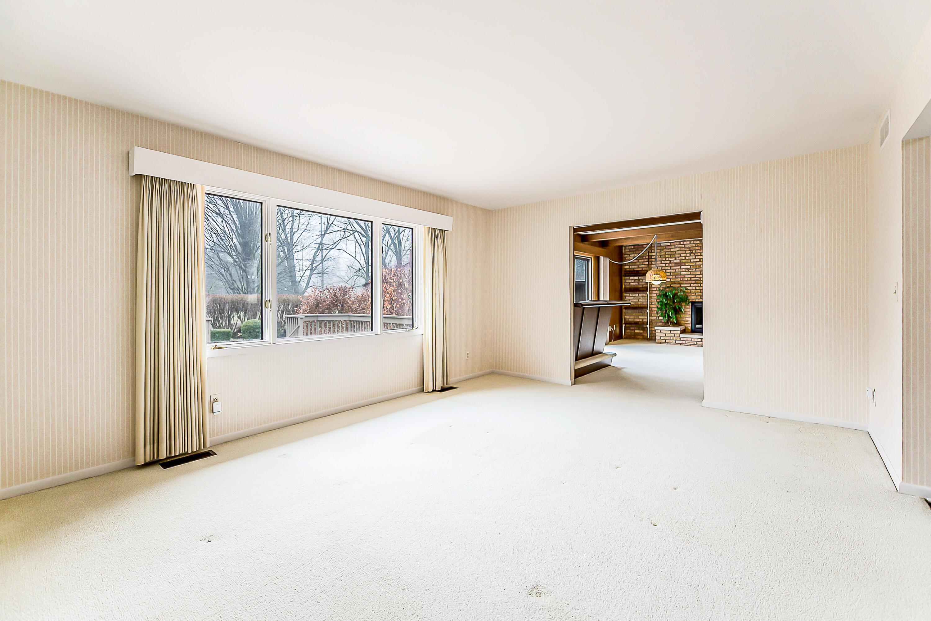 3483 Brassow Road Saline, MI 48176 - Photo 10 of 65 Living to family room