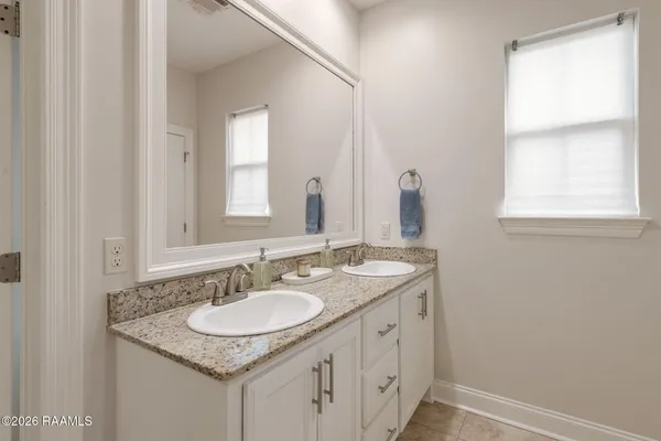 $215,000 | 501 Southeastern Avenue, Rayne, LA 70578