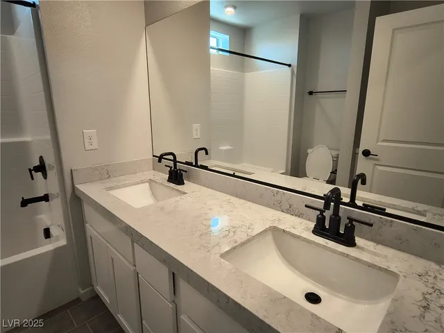 $2,600 | 10674 Bowmore Avenue, Las Vegas, NV 89166