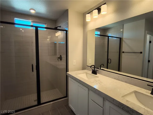 $2,600 | 10674 Bowmore Avenue, Las Vegas, NV 89166