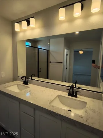 $2,600 | 10674 Bowmore Avenue, Las Vegas, NV 89166