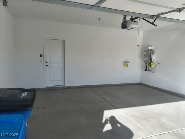 $2,600 | 10674 Bowmore Avenue, Las Vegas, NV 89166