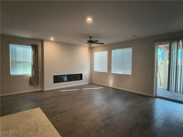 $2,600 | 10674 Bowmore Avenue, Las Vegas, NV 89166
