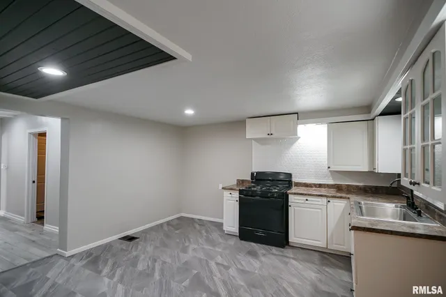 $58,000 | 1526 South Lydia Avenue, Peoria, IL 61605