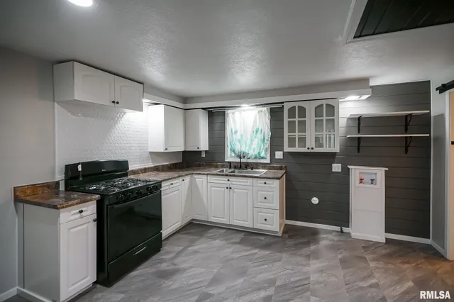 $58,000 | 1526 South Lydia Avenue, Peoria, IL 61605