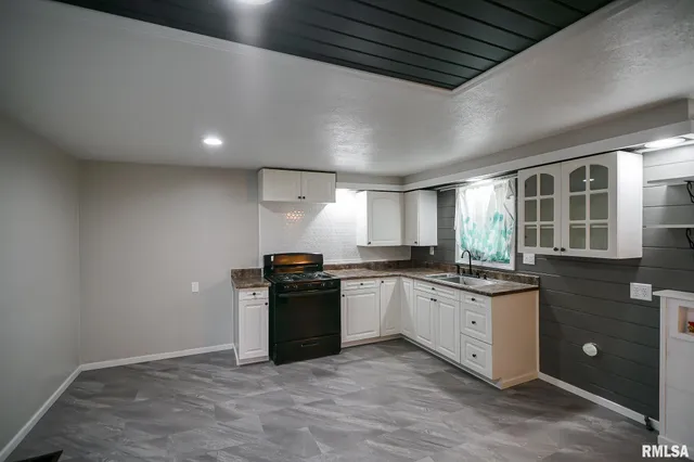 $58,000 | 1526 South Lydia Avenue, Peoria, IL 61605