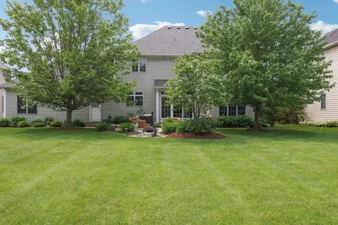 $775,000 | 40-w612 North Blue Lake Circle North, St. Charles, IL 60175