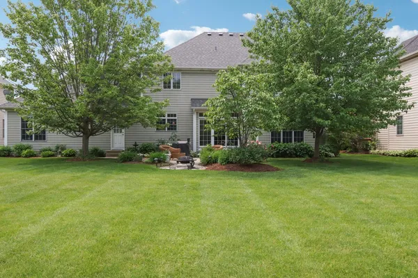 $775,000 | 40-w612 East Blue Lake Circle North, St. Charles, IL 60175