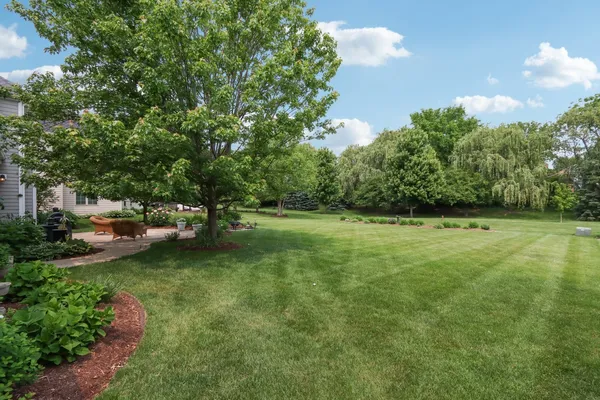 $775,000 | 40-w612 East Blue Lake Circle North, St. Charles, IL 60175