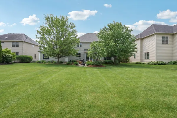 $775,000 | 40-w612 East Blue Lake Circle North, St. Charles, IL 60175