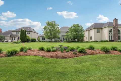 $775,000 | 40-w612 North Blue Lake Circle North, St. Charles, IL 60175