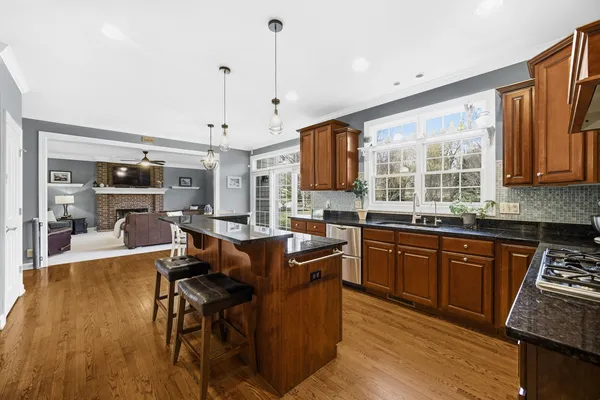 $775,000 | 40-w612 East Blue Lake Circle North, St. Charles, IL 60175