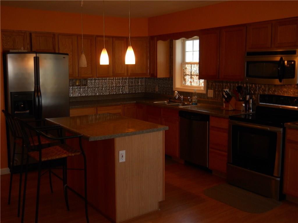 635 Main Street McKees Rocks, PA 15136 - Photo 18 of 20 kitchen