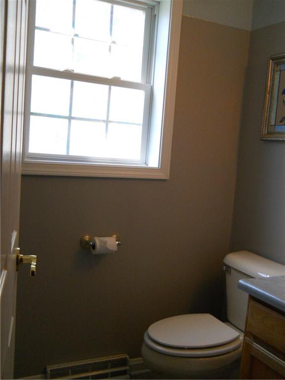 635 Main Street McKees Rocks, PA 15136 - Photo 9 of 20 1st floor powder room