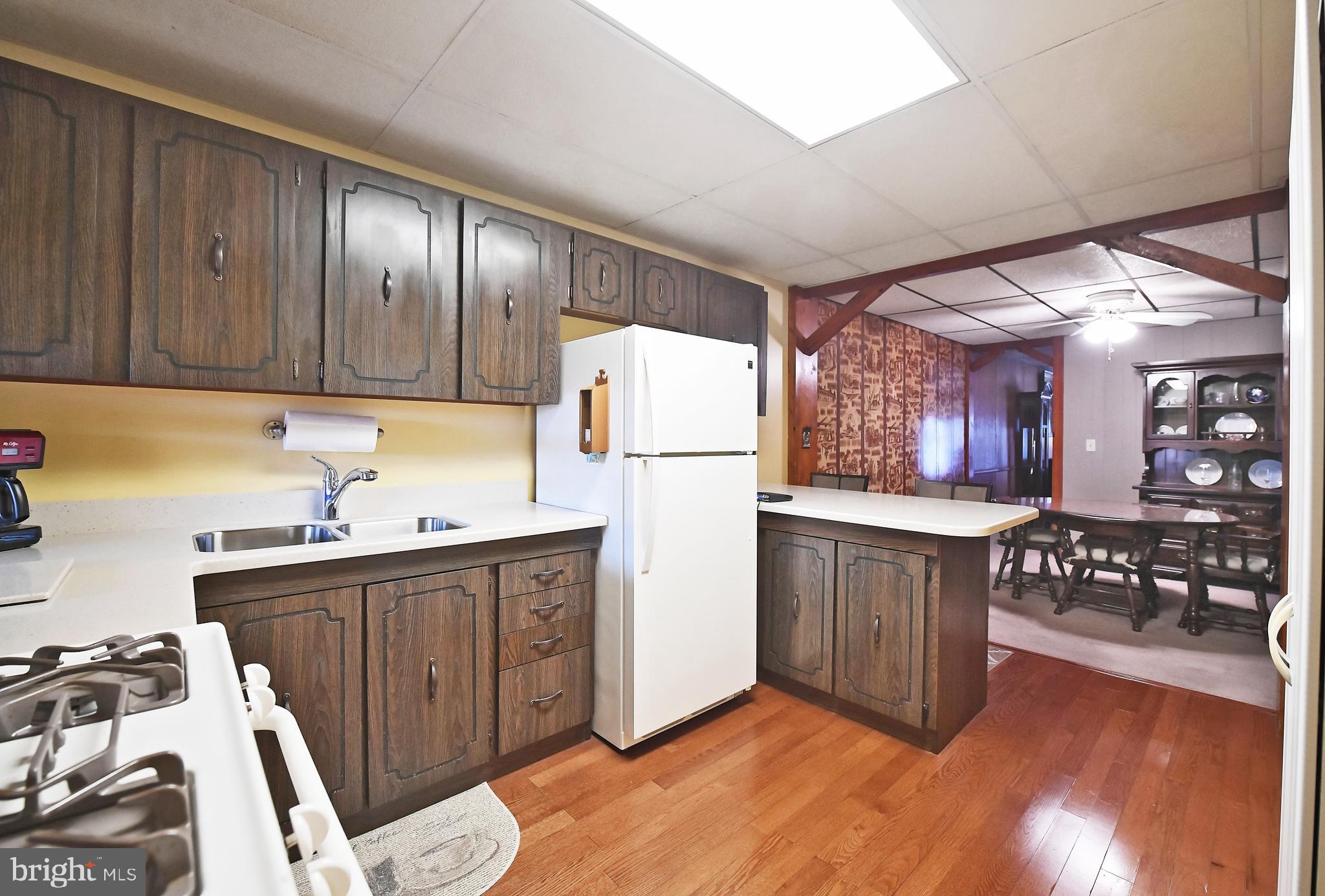 3516 Roland Avenue Baltimore, MD 21211 - Photo 14 of 23 Kitchen with breakfast nook.
